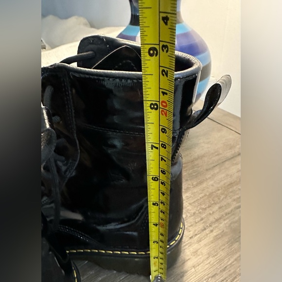 Woman’s Black Patent Leather Laced Boots - Size 40 - Picture 14 of 15